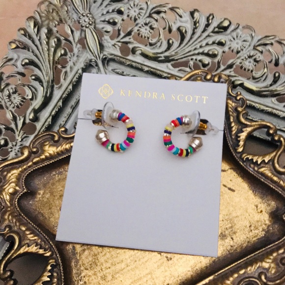KENDRA SCOTT • Reece Huggies Boho Hoop Earrings - Picture 3 of 3